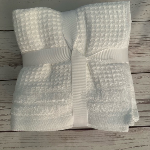 🎁9 PC Hotel Balfour Oversized Bath Towel Set- Cotton- White Waffle Texture⭐SALE⭐ - Picture 8 of 9